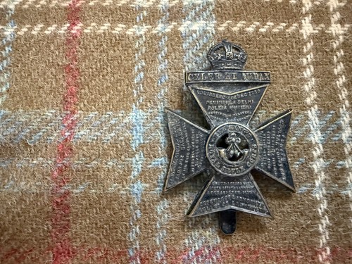 Vintage british army cap badge - vintage,
